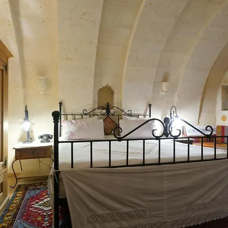 Selcuklu Evi Cave - Special Category אורגופ