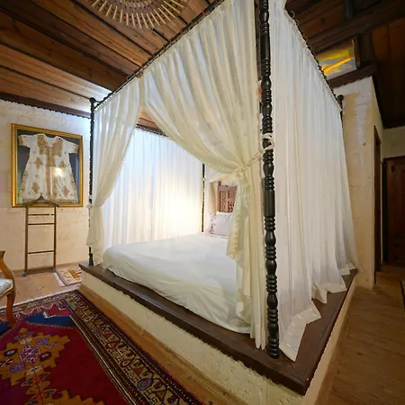 Selcuklu Evi Cave - Special Category אורגופ